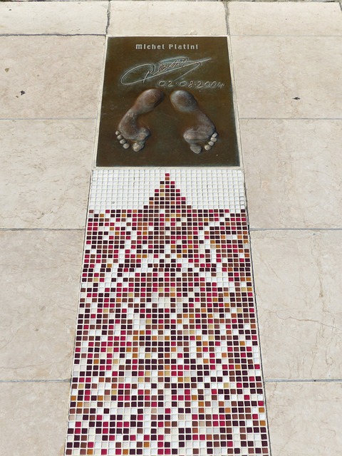 梅西不仅用 梅西不仅用